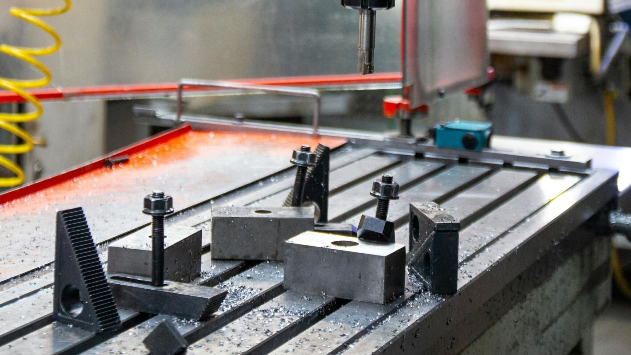 CNC 夾具：類型、用途、優化與選擇